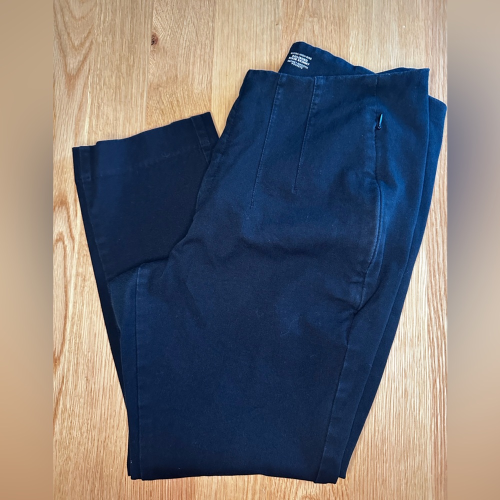 Old Navy Extra High-Waisted Polished Pixie Skinny Pants in Black Jack
